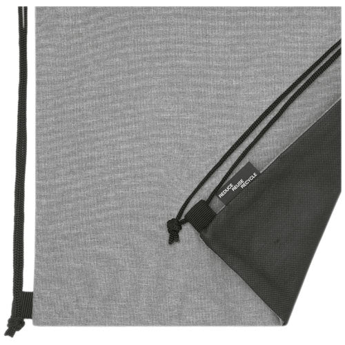 Grauer Ross Turnbeutel aus RPET mit Kordelzug, individuell bedruckbar, erhältlich bei Signalshop.de, nachhaltige Werbeartikel.