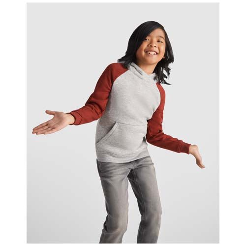 Zweifarbiger Kinder-Kapuzenpullover in Grau und Rot, individuell gestaltbar, erhältlich bei Signalshop.de, Werbeartikel.