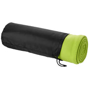 Grüne Huggy Fleecedecke in schwarzer Hülle, individuell bedruckbar, bei Signalshop.de – Werbeartikel, Werbegeschenke, Werbemittel, Giveaway.