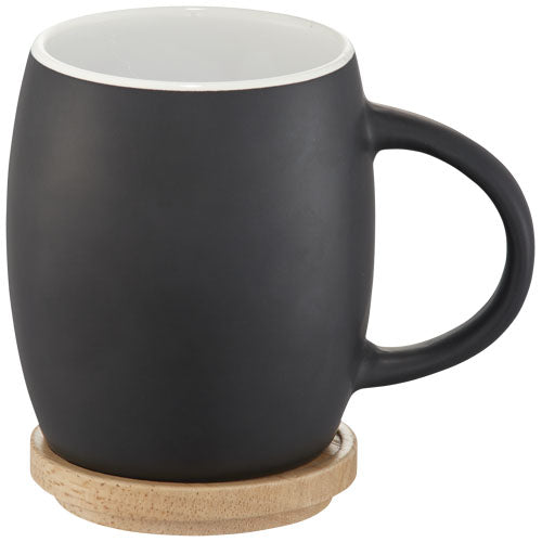 Hearth 400 ml Keramiktasse, schwarz mit Holzuntersetzer, individuell bedruckbar, Signalshop.de Werbeartikel.