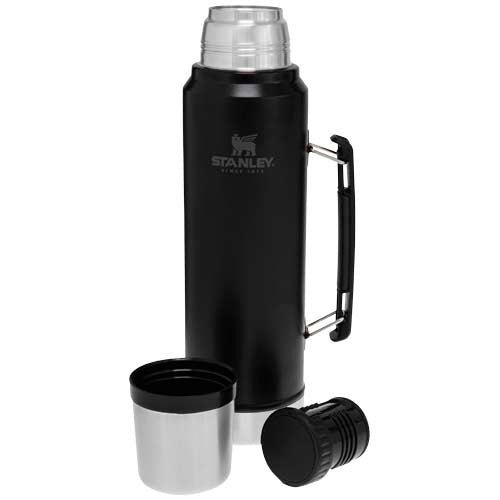 Schwarze Stanley 1000 ml Isolierflasche mit Becher, ideal für Getränke, individuell bedruckbar bei Signalshop.de, Werbeartikel.