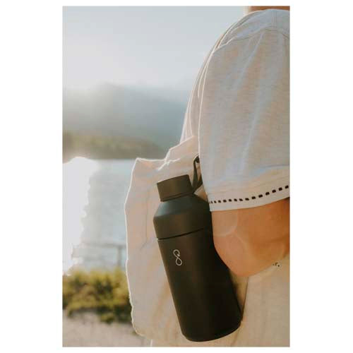 Ocean Bottle 750 ml isolierte Flasche aus recyceltem Material, individuell gestaltbar mit Logo bei Signalshop.de. Werbeartikel, Werbegeschenke, Werbemittel, Giveaway.