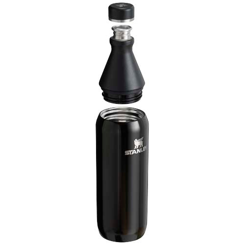Schwarze Stanley 600 ml Trinkflasche, isoliert, individuell mit Logo bedruckbar, erhältlich bei Signalshop.de als Werbemittel.