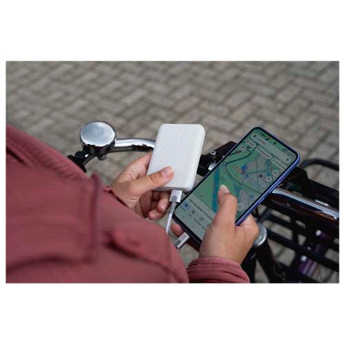 Xtorm XG205 Go2 Powerbank, weiße, kompakte Form, lädt ein Smartphone, personalisierbar mit Logo, Signalshop.de, Werbeartikel, Werbegeschenke, Werbemittel, Giveaway.
