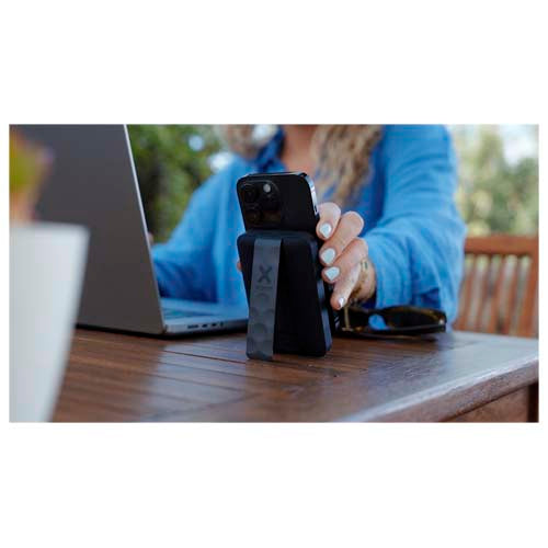 Xtorm FS5W101 Powerbank in Schwarz, magnetisch, individuell gestaltbar, von Signalshop.de, Werbeartikel, Werbegeschenke, Werbemittel, Giveaway.