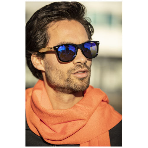 Verspiegelte, polarisierte Sonnenbrille aus rPET/Holz, nachhaltiges Design, individuell mit Logo von Signalshop.de.