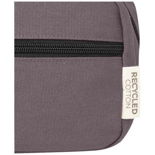Joey Kosmetiktasche aus recyceltem Canvas in Grau, individuell bedruckbar, erhältlich bei Signalshop.de, ideal als nachhaltiger Werbeartikel, Werbegeschenk oder Giveaway.