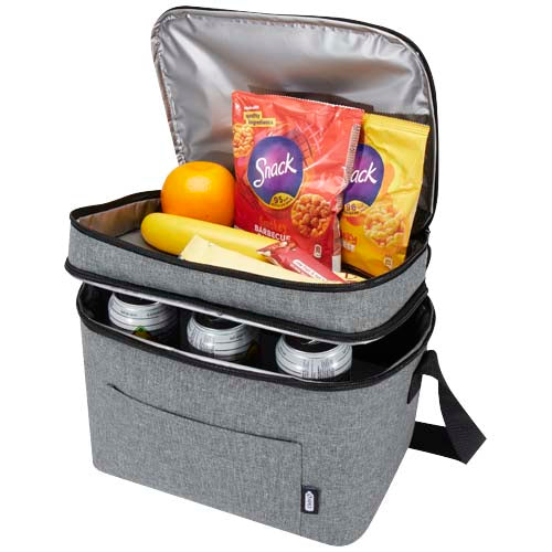 Graue Tundra GRS RPET Kühltasche 13L von Signalshop.de mit Snacks, individuell bedruckbar, Werbeartikel.