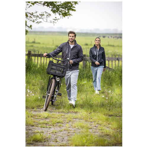 Orion Softshelljacke für Herren, schwarz, dehnbar, individuell mit Logo von Signalshop.de, ideal als Werbeartikel.