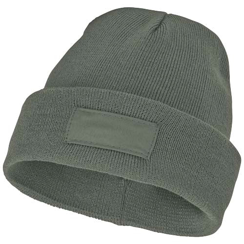 Grüne Boreas Mütze mit Aufnäher, individuell gestaltbar, ideal als Werbeartikel bei Signalshop.de.