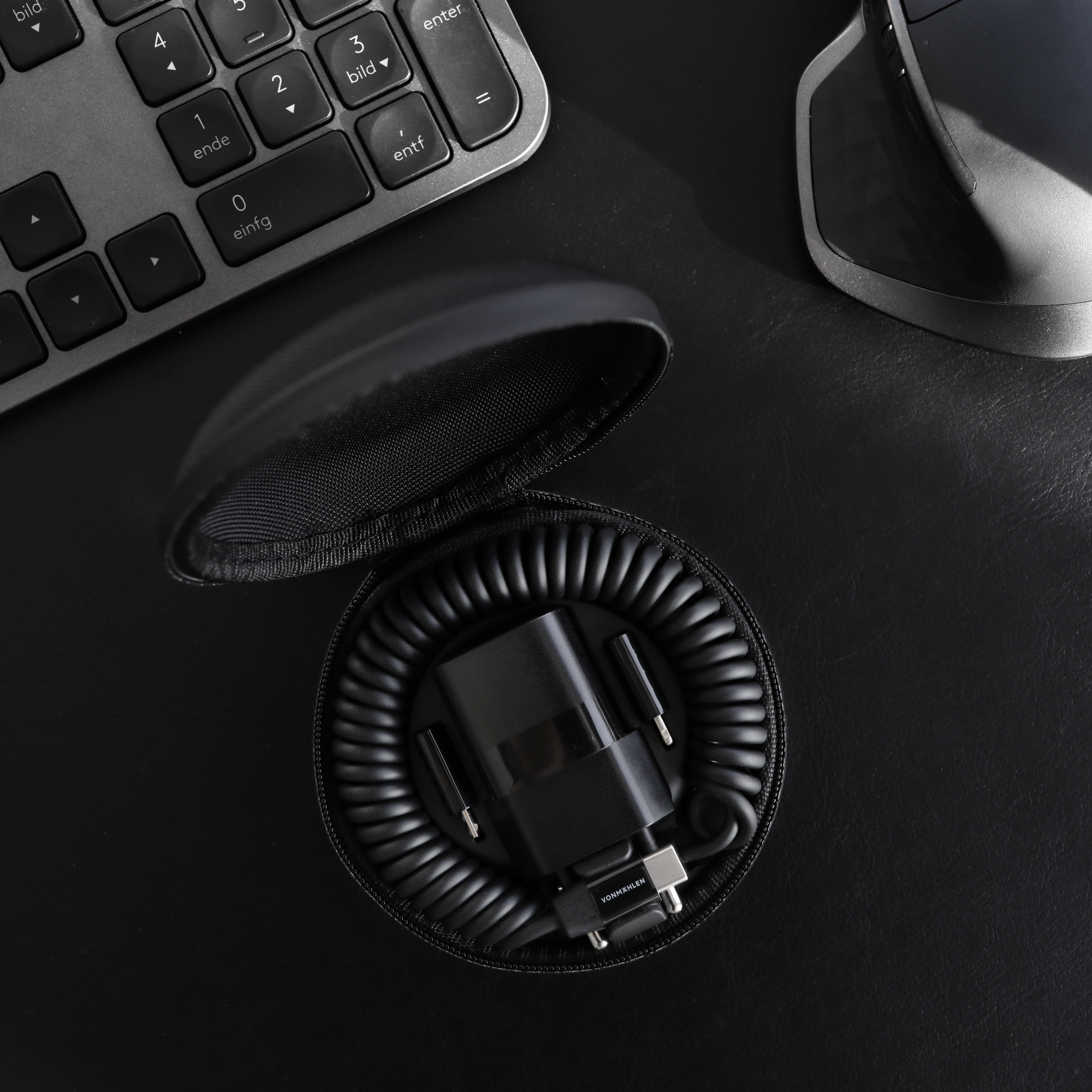 ALLROUNDO® GaN - 6-in-1 Kabel und Reise-Etui