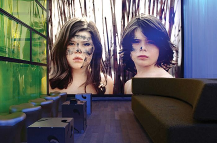 Acrylglasbild von Signalshop.de mit zwei Gesichtern, individuell gestaltbar als Werbeartikel, Werbegeschenk, Werbemittel.