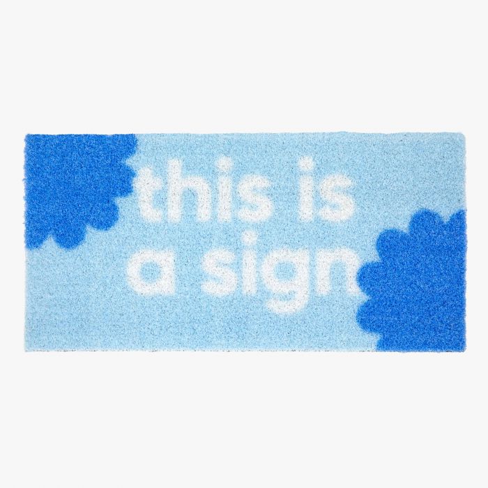 Kunstrasenmatte in Blau mit weißem Text, individuell gestaltbar bei Signalshop.de, Werbeartikel, Werbegeschenke.