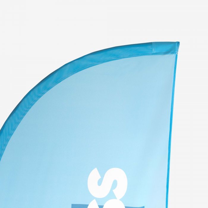 Blaue Beachflag mit Logo, individuell gestaltbar, von Signalshop.de; Werbeartikel, Werbegeschenke, Werbemittel, Giveaway.