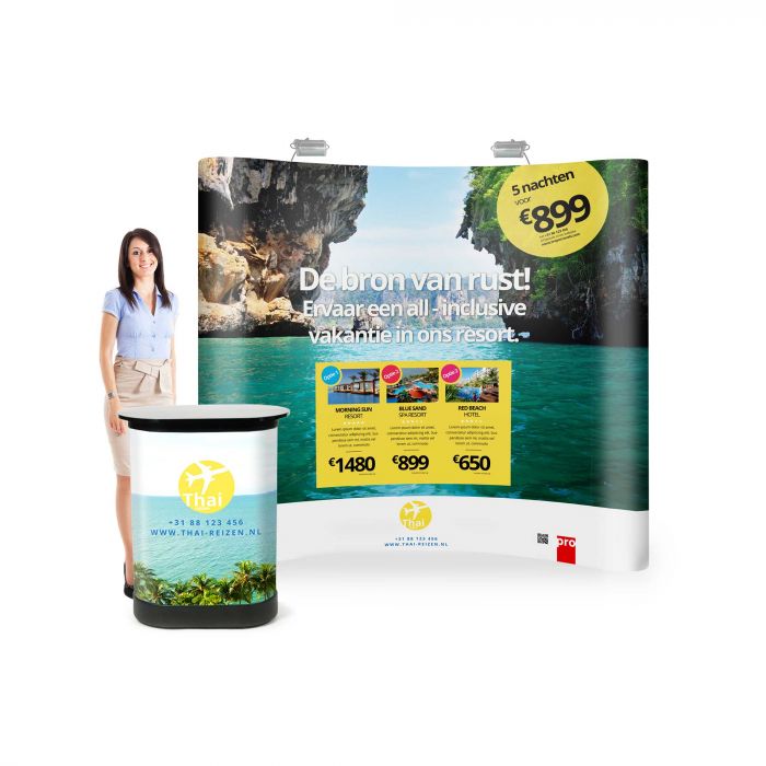 Messestand mit individuellem Design, bedruckt mit Landschaftsmotiv, ideal als Werbegeschenk bei Signalshop.de.
