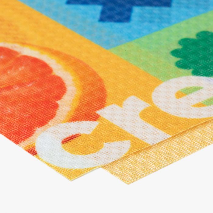 Individuell bedruckte Fahne von Signalshop.de, buntes Motiv, ideal als Werbeartikel oder Giveaway.