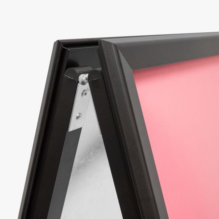 Klappaufsteller aus Metall mit schwarzem Rahmen, individuell gestaltbar, von Signalshop.de als Werbemittel.