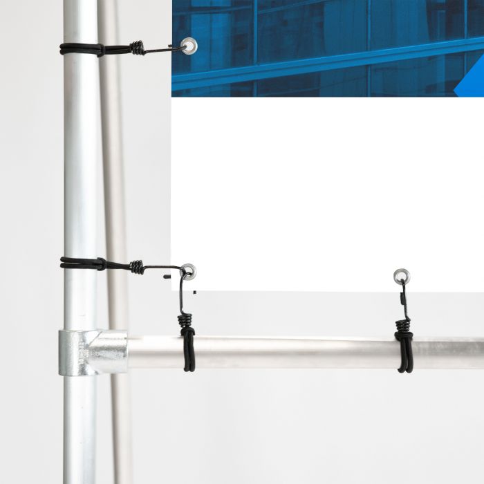 Freistehender Bannerrahmen aus Metall, individuell bedruckbar, ideal fcr Werbeartikel bei Signalshop.de.