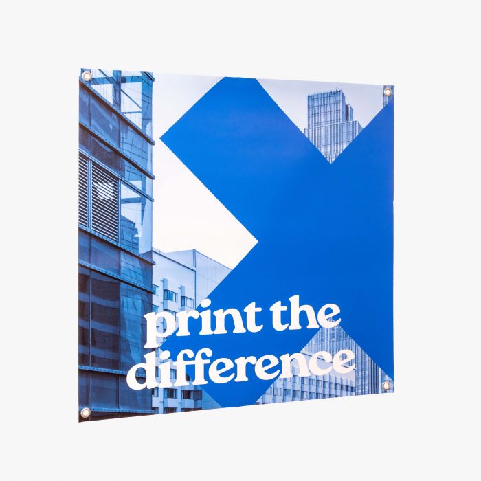 Individuell gestaltbares Garten-Poster mit blauem Design, bedruckt bei Signalshop.de, Werbeartikel-Giveaway.