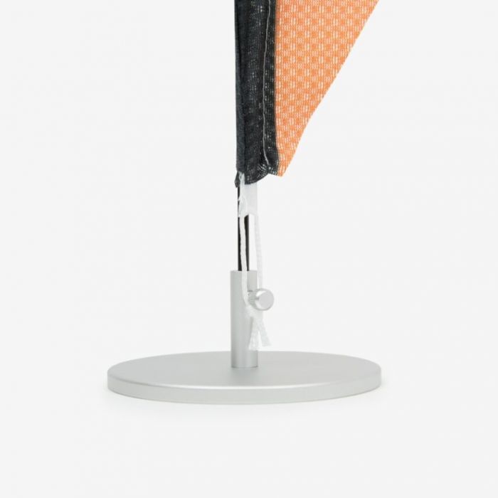 Beachflag mini auf rundem Sockel, individuell bedruckbar, von Signalshop.de als Werbeartikel und Giveaway.