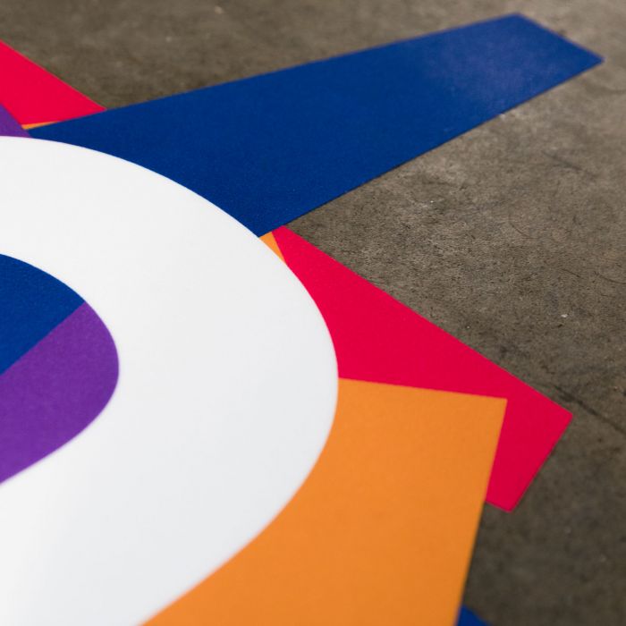 Bunte Asphaltfolie von Signalshop.de, individuell bedruckbar, ideal als Werbeartikel oder Werbegeschenk.