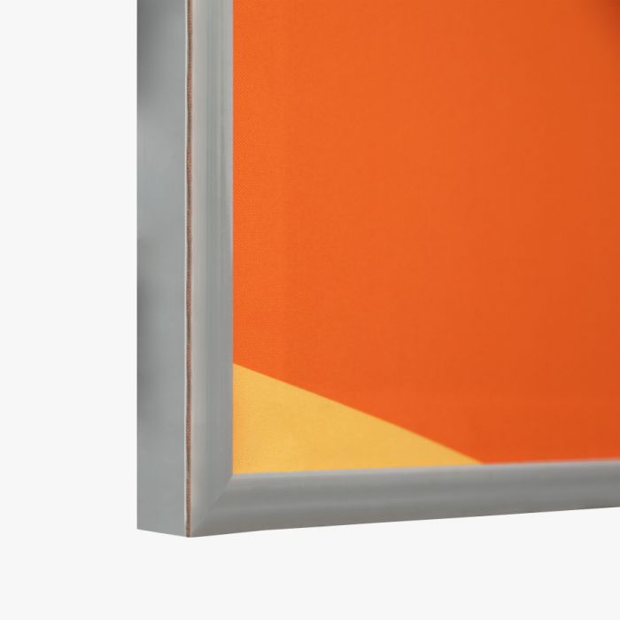 Outdoor-Rahmen aus grauem Metall mit orangefarbenem Print, individuell gestaltbar, von Signalshop.de Werbeartikel.