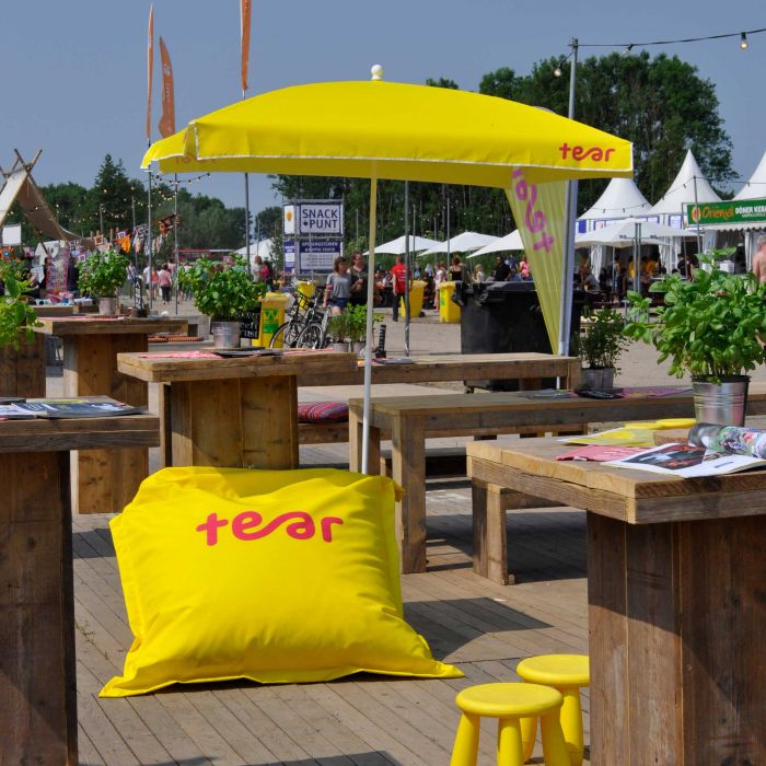 Gelber Sonnenschirm mit Logo bedruckt, individualisierbar, als Werbeartikel bei Signalshop.de erhältlich.