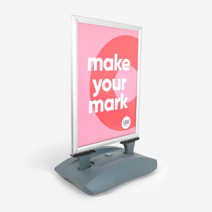 Gehwegschilder mit pinkem Design, individuell mit Logo gestaltbar, Signalshop.de Werbeartikel Giveaway.