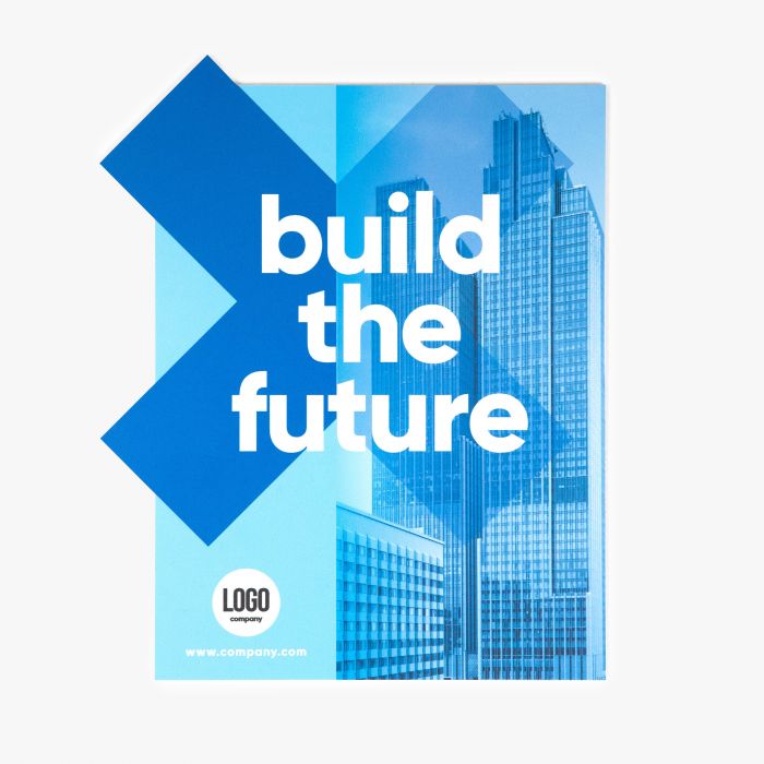Fassadenschild in Blau mit "build the future"-Aufdruck, personalisierbar mit Logo bei Signalshop.de. Werbeartikel, Werbegeschenke, Werbemittel, Giveaway.
