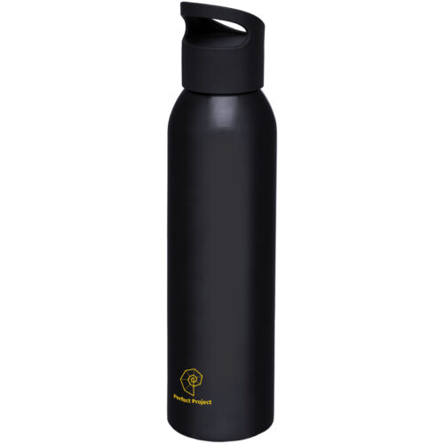 Eine schwarze Wasserflasche aus Edelstahl mit Schraubdeckel und einem kleinen gelben Logo am Boden.