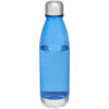 Eine blaue Plastikwasserflasche mit silbernem Deckel, teilweise mit Wasser gefüllt.