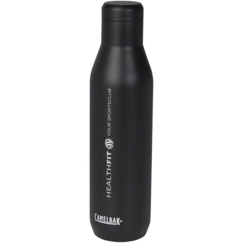 Schwarze Camelbak-Wasserflasche mit dem Logo Ihres Sportclubs HEALTHTHIFT auf schlichtem weißen Hintergrund.