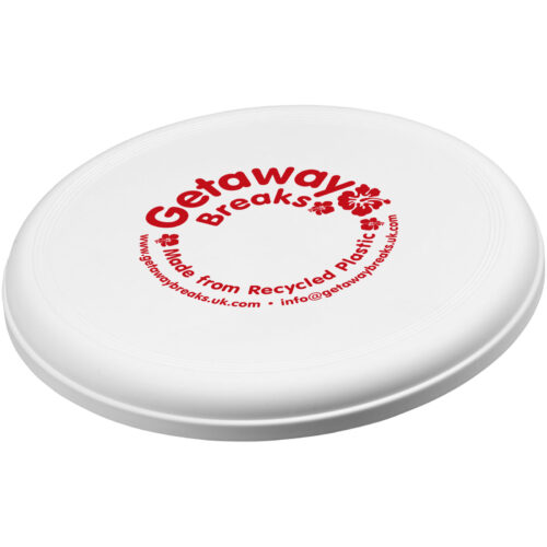 Weißes Frisbee mit rotem Getaway Breaks-Logo und -Text, aus recyceltem Kunststoff, zusammen mit Kontaktdaten.