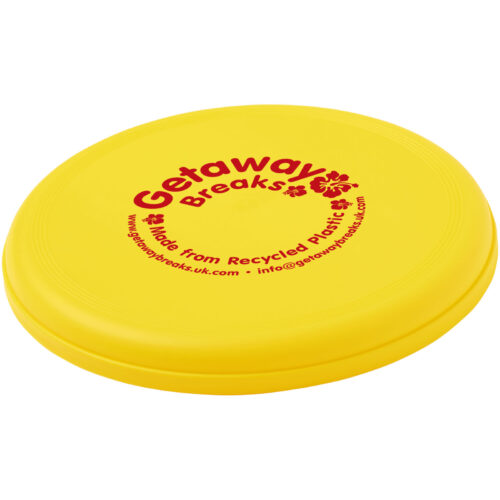 Gelbes Frisbee mit Getaway Breaks-Logo und Recycling-Botschaft in rotem Text.