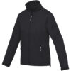 Schwarze Reißverschlussjacke mit hohem Kragen und Taschen, abgebildet auf weißem Hintergrund.