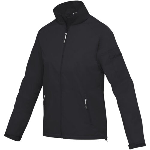 Schwarze Reißverschlussjacke mit hohem Kragen und Taschen, abgebildet auf weißem Hintergrund.