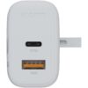 Weißes Xtorm-Wandladegerät mit USB-C- (67 W) und USB-A-Anschlüssen (18 W) von vorne abgebildet.