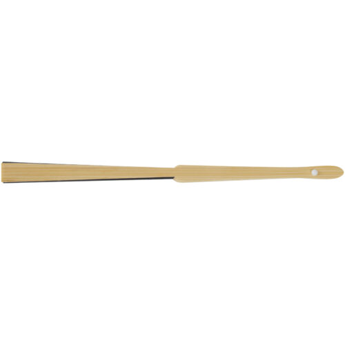 Schuhlöffel aus Holz mit langem Griff und einem Loch am Ende zum Aufhängen.