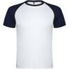 Weißes T-Shirt mit kurzen schwarzen Ärmeln und schwarzem Rundhalsausschnitt, abgebildet auf einem einfarbigen Hintergrund.